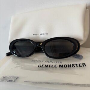 Gentle Monster BANDONEON.S Designer Oval Sunglasses Black